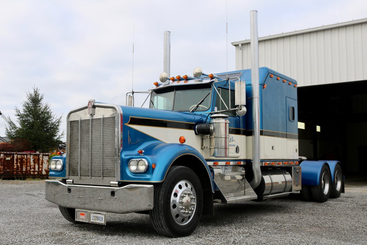 Lavern Cross's Hot Rod A-Model Kenworth